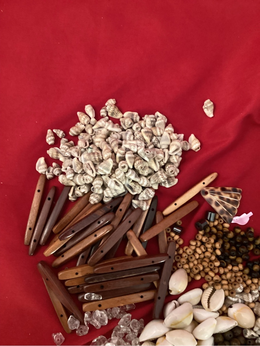219 grams of assorted beads for jewelry making - Picture 5 of 7